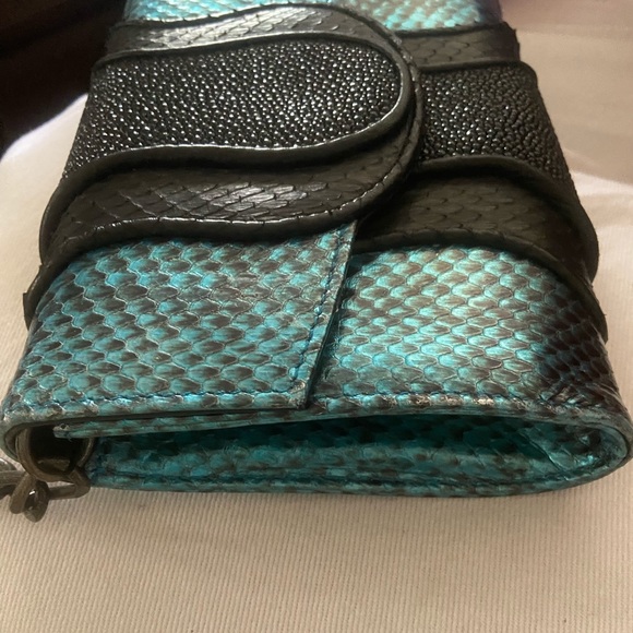 Khirma Python and Shagreen Bag Clutch w/ Shoulder Chain - Picture 9 of 10